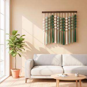 Suspension murale en macramé de boules vertes et blanches de designer pour les expositions d'événements, les fêtes, la décoration intérieure et les cadeaux attentionnés en provenance d'Inde - Product Image 6
