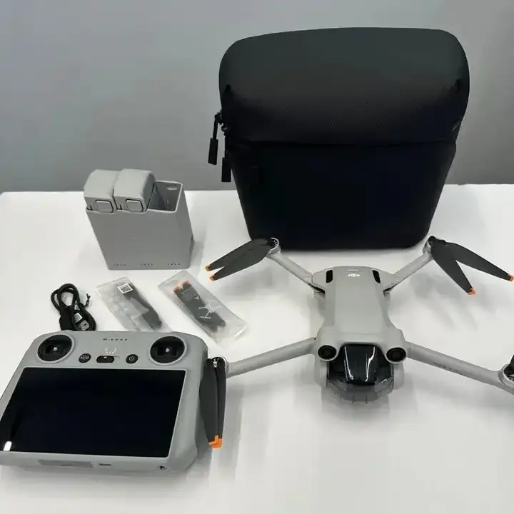 DJI Mini 3 Pro drone com Fly More Kit Plus e bateria de voo