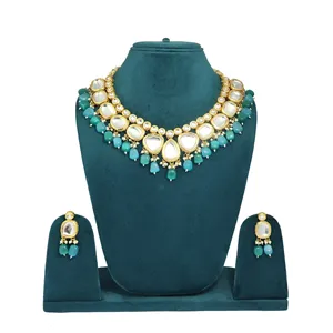 Ensemble de colliers à double rangée en ornement Kundan fait main pour femmes, base bleue/verte avec placage or, pour mariages, bijoux de mariée - Product Image 2