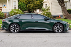 Vehículo Usado a Precio Accesible - Volante a la Izquierda |   Volante a la derecha |   LUCIDDDSS AIRRR GRANDDDSS TOURINGGSS 2022 - Product Image 4