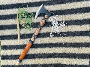 Hache Viking en acier au carbone forgée à la main personnalisée de qualité industrielle avec manche en bois de frêne cadeau d'anniversaire ou de mariage pour lui - Product Image 4