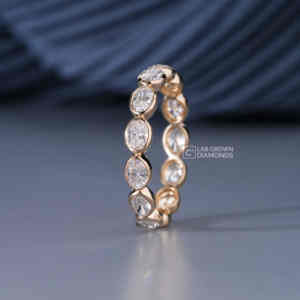 Anillo de Diamante Cultivado en Laboratorio con Corte Ovalado en Oro Amarillo de 14 Quilates para Mujer, Joyería de Lujo con 13 Piedras de Calidad VS EF, Regalo de Aniversario o Boda, 1.71g - Product Image 5