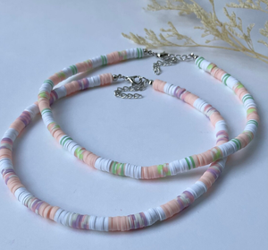Collier Pastel Heishi Surfer/collier de perles bohème bijoux Boho, collier ras du cou en argile polymère perlé, cadeau pour elle - Product Image 1