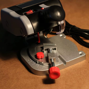 Mini Sierra Ingletadora <span class=keywords><strong>de</strong></span> 60W, Fuente <span class=keywords><strong>de</strong></span> Alimentación Eléctrica, Excelente Cortadora <span class=keywords><strong>de</strong></span> <span class=keywords><strong>Banco</strong></span> <span class=keywords><strong>de</strong></span> 50mm <span class=keywords><strong>para</strong></span> Bricolaje, Grosor Máximo <span class=keywords><strong>de</strong></span> Corte <span class=keywords><strong>de</strong></span> 12mm <span class=keywords><strong>para</strong></span> <span class=keywords><strong>Madera</strong></span>, Plástico y Metal - Product Image 2