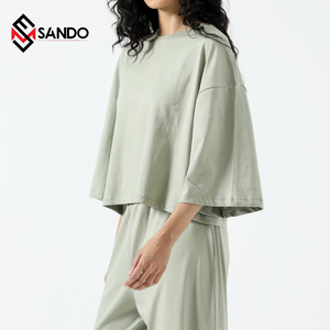 ชุดวอร์มผ้าคอตตอนโอเวอร์ไซส์ผ้า100% มีฮู้ดเปิดไหล่ตกไซส์สำหรับผู้ชายผู้หญิงและเด็กโลโก้ปักออกแบบได้ตามต้องการ - Product Image 2