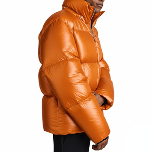 Veste en duvet de luxe de haute qualité avec logo personnalisé pour homme, veste matelassée à capuche, veste d'hiver imperméable pour homme - Product Image 4