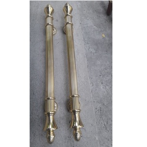 Poignée de porte en laiton massif à haute demande pour l'utilisation de portes en bois intérieures et extérieures disponible chez Wholesale Supply - Product Image 4