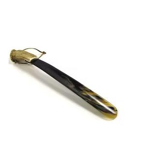 Ensemble de 3 élévateurs à chaussures longs en bois de designer, poignées ergonomiques élégantes, finition polie, parfait pour la maison, les voyages ou comme cadeau, en provenance d'Inde - Product Image 3