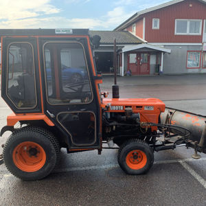 สำหรับรถแทรกเตอร์ล้อคู่ Kubota B7100 ขับเคลื่อน 4 ล้อ 70/90/100 แรงม้า เครื่องยนต์ Mitsubishi รุ่น Deer ระบบขับเคลื่อน 4x4 เกียร์อัตโนมัติ สำหรับงานเกษตร - Product Image 1