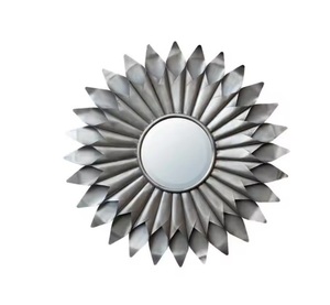 Espejo de pared decorativo elegante de alta claridad con marco de metal fuerte y hermoso diseño para la decoración de la oficina en el hogar y el hotel - Product Image 4