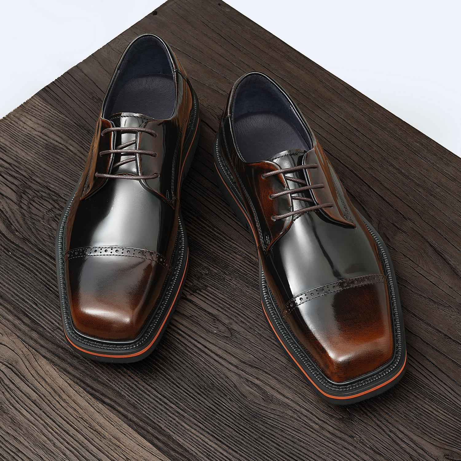 สีน้ำตาล