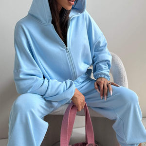 Conjuntos Deportivos de Entrenamiento con Logotipo Personalizado de Moda, Conjuntos de 2 Piezas con Top Corto y Sudadera con Capucha y Pantalones Deportivos Ajustables para Mujer - Product Image 1