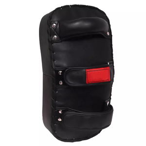 Pads de frappe en cuir noir pour la boxe, les pads de bras Strike-Shield Focus pour l'entraînement de Muay Thai et de Taekwondo - Product Image 3