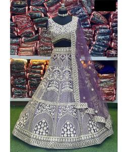 Red pesada de moda india con diseño de hilo de secuencia de bordado trabajo Lehenga Choli con blusa de trabajo pesado y Dupatta para mujer - Product Image 1