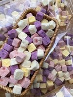 Groothandel Gefreeze-droogde Yoghurtblokjes met Fruit Smaken, Knapperige Yoghurtblokken, Bulkverpakking, Exportkwaliteit - Mevr. Tarina