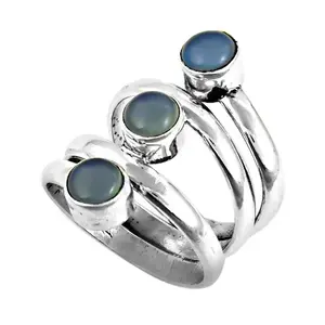 Anillo de Plata 925 con Calcedonia Azul para Mujer, Corte Ovalado Delicado, Joyería Fina con Baño de Rodio y Engaste Elegante - Product Image 3