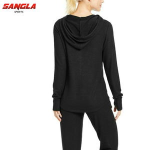 OEM venta al por mayor logotipo personalizado de las mujeres de manga larga sudaderas con capucha de moda de punto desgaste en colores sólidos sudadera de las mujeres - Product Image 2