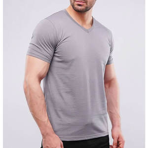 Ropa de calle informal de entrenamiento para hombre, ropa activa de verano con cuello en V, ropa de gimnasio sexy en blanco al por mayor, camisetas para hombre - Product Image 1