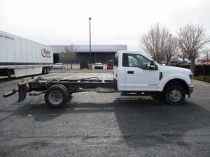 Camioneta F-350 2019 Usada en Excelentes Condiciones, Económica, con Plataforma Plana de 12 pies - 330HP, Transmisión Automática de 6 Velocidades, Lista para Envío Puerta a Puerta - Product Image 4