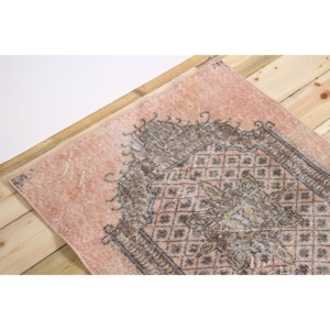 Tapis turc rose à motifs floraux en laine, 2,6 x 3,3 pieds - Product Image 5