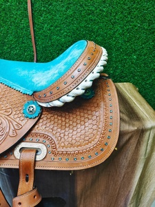 Selle de cheval western LLT la plus vendue, avec conchos turquoise, fausse fourrure, acier inoxydable, cuir lisse, siège rembourré, durable - Product Image 5