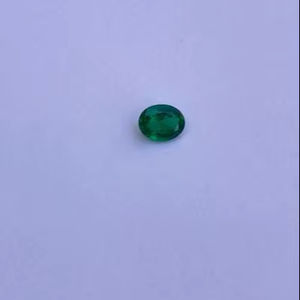 พลอยมรกตเม็ดเดี่ยวสำหรับนักออกแบบเครื่องประดับ พลอยสีเขียวธรรมชาติคุณภาพสูง 0.29 กะรัต ขนาดหลากหลาย บรรจุภัณฑ์ปลอดภัย ผลิตในอินเดีย - Product Image 1