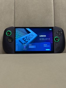 Meilleures ventes : Lenovo Legion W/Go S8-APU1 Z1 Extreme, 32 Go de RAM, 1 To SSD, prêt à l'emploi avec Steam OS, garantie de 3 ans - Product Image 2