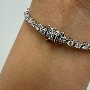 Pulsera de Diamantes Cultivados en Laboratorio, Corte Brillante Redondo, Engaste Buttercup, 3 Quilates, Oro Sólido de 14K, Apilable, Regalo de Lujo para Fiestas - Product Image 2