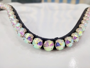 Diadema de Diamantes Multicolores Hecha a Mano con Cristales Ligeros, Elaborada en Cuero Italiano, Elegante Accesorio Ecuestre para Caballos - Product Image 3