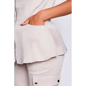 Chaqueta Médica Unisex Ajustada Personalizada con Spandex y Detección de Agujas, Servicio OEM - Conjuntos de Uniformes de Moda para Enfermeras - Product Image 3