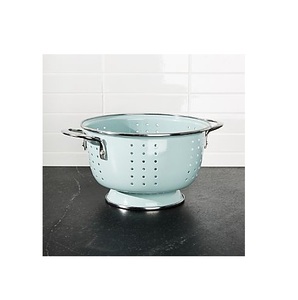 Multipurpose Stainless Steel <b>Colander</b> With Rust Resistant Surface Ideal For Long Term Use In Any Type Of Kitchen - Product Image 3