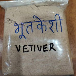 Polvo Estimulante Capilar Vegano 2 en 1 Más Vendido con Bhringraj, Moringa, Amla y Jatamasi para el Crecimiento del Cabello y la Prevención de la Caída - Product Image 1