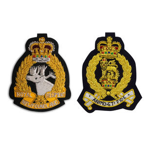 Badges de blazer en fil d'or brodé en gros Emblèmes de blazer professionnel de haute qualité Badge de poche - Product Image 1