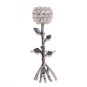 Recién llegado, Juego de 2 candelabros de diseño elegante con cuentas de cristal y metal chapado en oro de alta calidad del fabricante indio - Product Image 3
