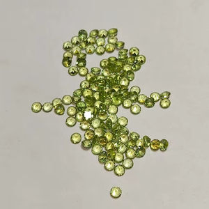 Piedras preciosas de peridoto de corte brillante redondo natural de 2mm Piedras sueltas facetadas verdes - Product Image 3