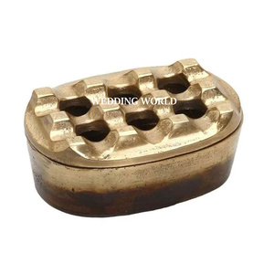 Luxury New Metal Ashtray Premium Quality Handmade Designer Ashtray Classic Stylish Wholesale Luxury New Metal Ashtray - Product Image 1