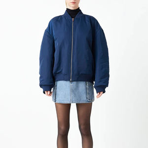 Chaqueta universitaria de béisbol de estilo casual de fabricación profesional para damas, chaqueta universitaria de satén para mujeres de vendedor superior en MOQ bajo - Product Image 1