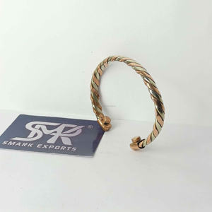 Bracelet en cuivre pur Bracelet de guérison traditionnel pour hommes et femmes Bijoux de manchette de poignet réglables durables avec un design élégant - Product Image 2