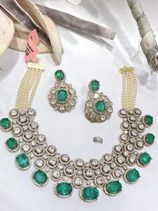 Superbe collier en laiton plaqué or Moissanite et ensemble de boucles d'oreilles pour femmes et filles occasion de mariage - Product Image 4