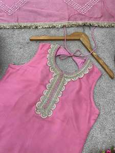 Ensemble Sharara ethnique rose gracieux pour femme avec Gota Patti Work Dupatta Tenue traditionnelle élégante pour mariage Look festif - Product Image 5