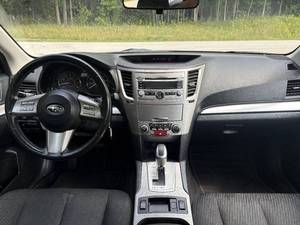 Prix bas Subaru Legacy 2011 2. 5 voitures d'occasion de qualité supérieure à vendre - Product Image 2