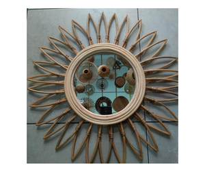 Miroir en rotin du Vietnam avec charme côtier-Miroir en rotin personnalisé dans des tons naturels, fait à la main pour une décoration murale unique et intemporelle - Product Image 1