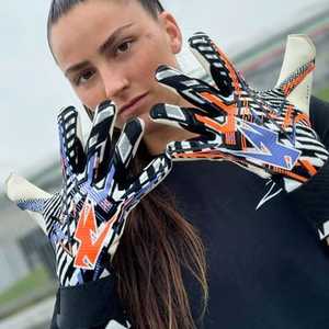 Guantes de portero de cuero Premium de alta calidad personalizables y ajuste Personal al por mayor guantes de agarre de látex de fútbol al aire libre - Product Image 6