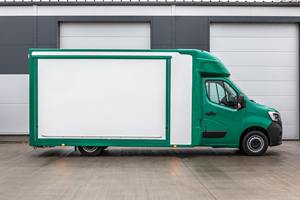 Camion de restauration mobile vert avec espace de préparation, structure en acier inoxydable, longueur 5,8 m, pour utilisation en restauration extérieure - Product Image 2