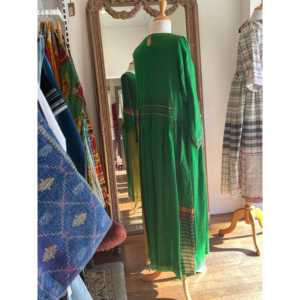 Robe en laine NILGIRI 02 – Style décontracté bohème, coupe trapèze, mode hiver, couleurs contrastées, boutons décoratifs ajourés, naturel et charmant - Product Image 5