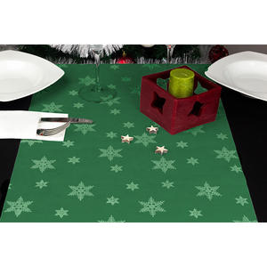 Rollo de Mantel Verde 0.40x48m con Estampado de Estrellas Blancas Novotex TNT B2B - Product Image 1