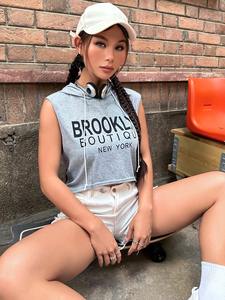 เสื้อกันหนาวมีฮู้ดแขนกุดสำหรับผู้หญิงเสื้อกันหนาวมีฮู้ดแขนกุดพิมพ์ลายผ้าโพลีเอสเตอร์ระบายอากาศได้ดีผ้าคอตตอนโพลีเอสเตอร์มีโลโก้ด้านหน้า - Product Image 3