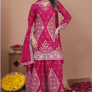 Ensemble de soirée élégant pour femmes, Salwar Kameez pakistanais en tissu Chinon, broderie de sequins, luxe, Zaha Timeless Grace - Product Image 1