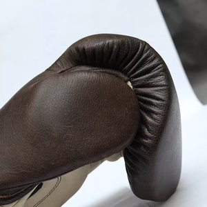Guante de boxeo de gran oferta hecho de cuero de vaca de primera calidad en colores personalizados y diseño sin logotipo Guante de boxeo de entrenamiento - Product Image 6