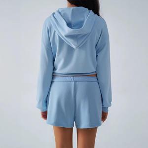 Conjunto corto y Sudadera con capucha deportiva recortada con cremallera completa de forro polar de algodón personalizado de alta calidad para mujer - Product Image 4
